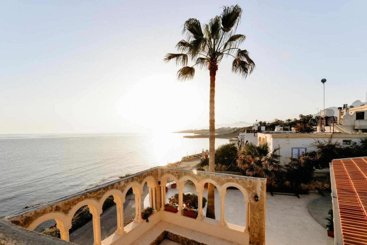 Luxuriant Houses Kyrenia ไคริเนีย ภายนอก รูปภาพ