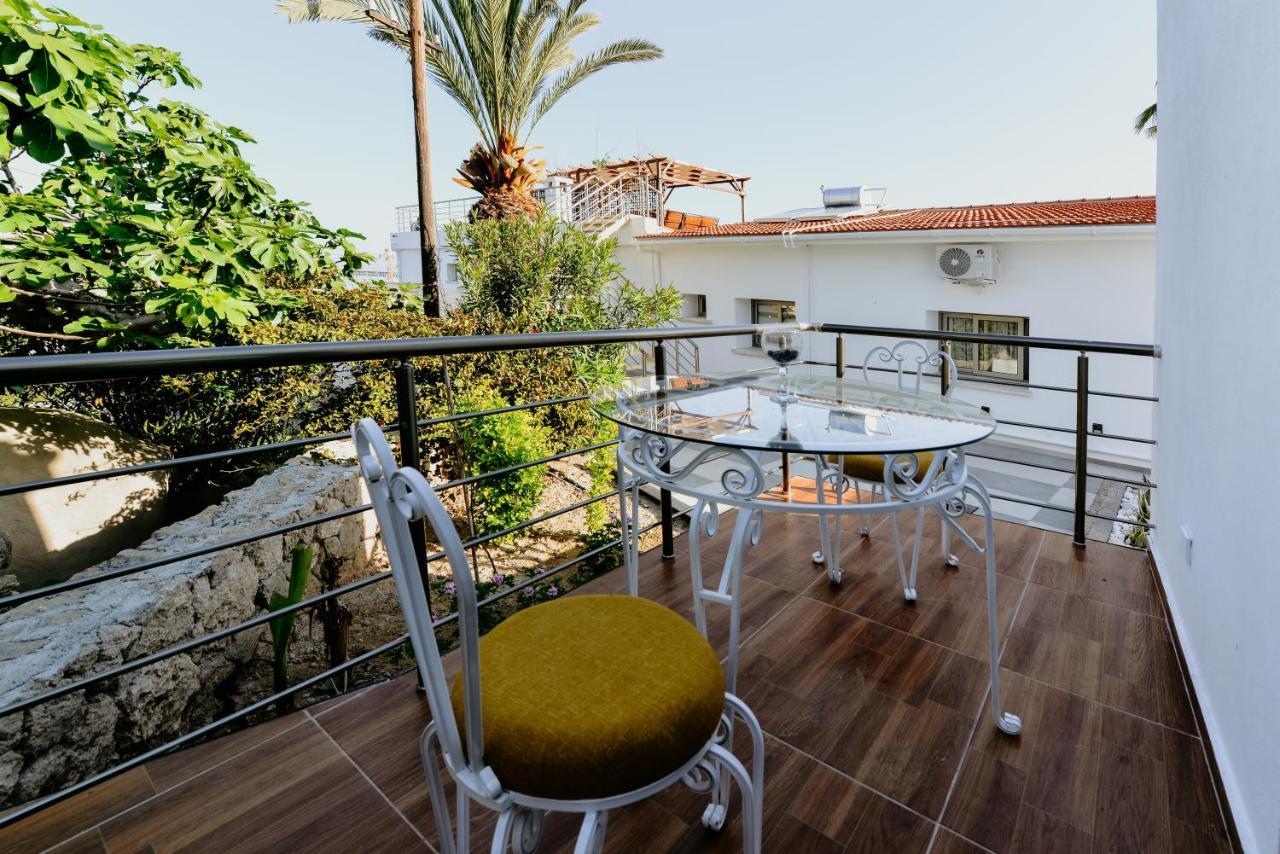 Luxuriant Houses Kyrenia ไคริเนีย ภายนอก รูปภาพ