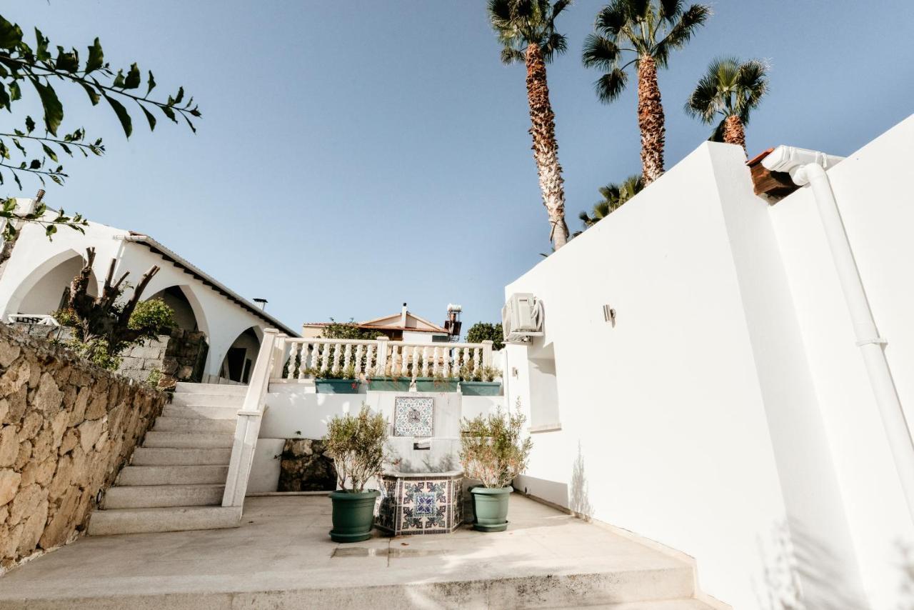 Luxuriant Houses Kyrenia ไคริเนีย ภายนอก รูปภาพ