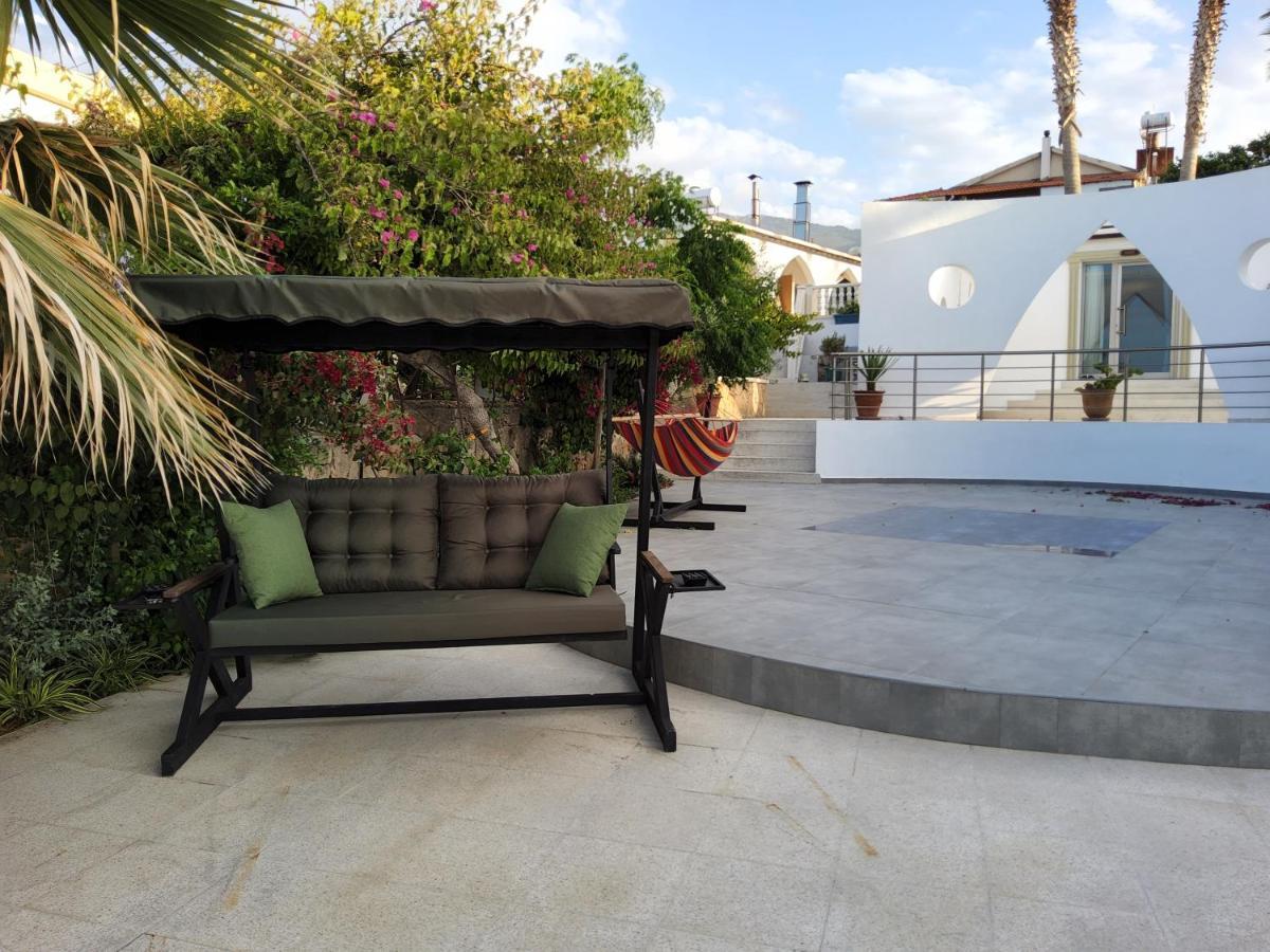 Luxuriant Houses Kyrenia ไคริเนีย ภายนอก รูปภาพ