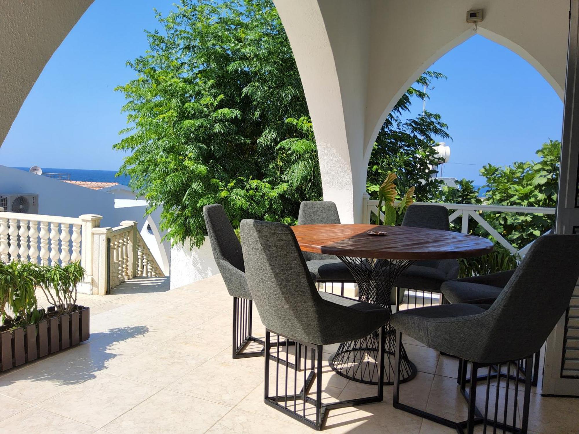 Luxuriant Houses Kyrenia ไคริเนีย ภายนอก รูปภาพ